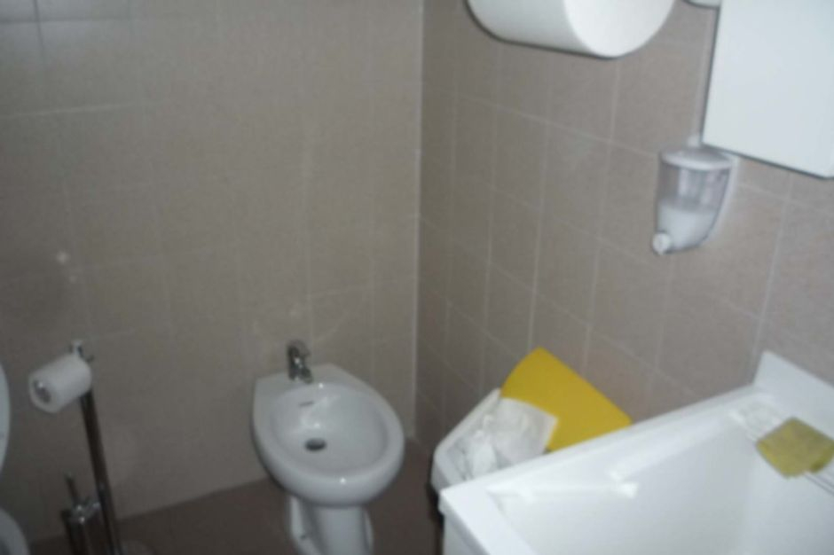 #9935 Porzione di capannone uso negozio in vendita - foto 9