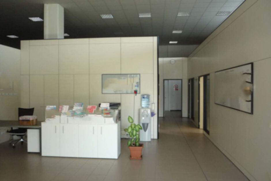 #9935 Porzione di capannone uso negozio in vendita - foto 11