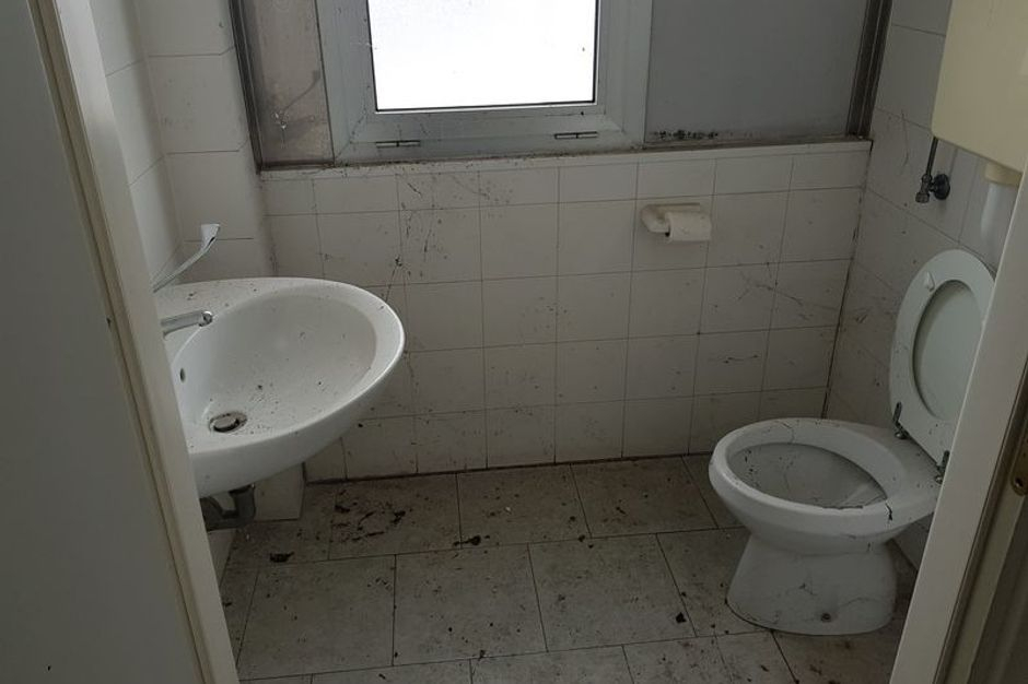 #9985 Porzione capannone e sistemazioni esterne in vendita - foto 8