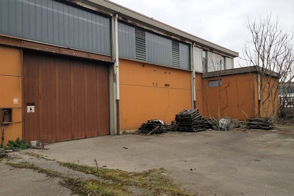 #9985 Porzione capannone e sistemazioni esterne in vendita - foto 10